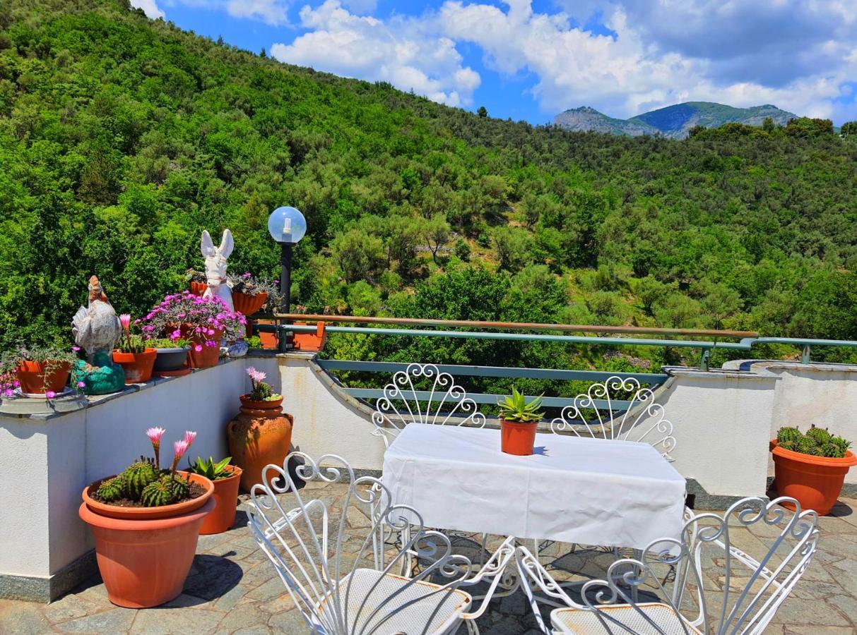 Agriturismo Monte Acuto - Natura, Mare & Relax In Piscina Toirano Zewnętrze zdjęcie